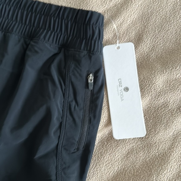 NWT CRZ YOGA Running Shorts - Picture 3 of 3
